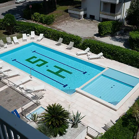 Smeraldo ホテル 3*